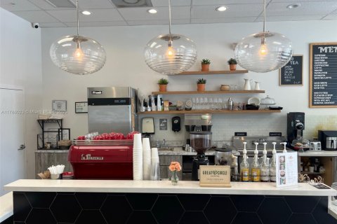 Immobilier commercial à vendre à Miami, Floride № 1936301 - photo 2