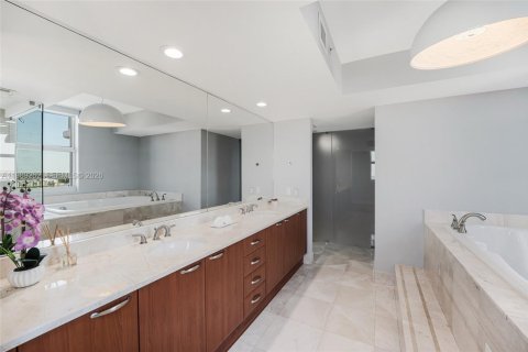 Copropriété à louer à Aventura, Floride: 4 chambres, 328.22 m2 № 2051580 - photo 17