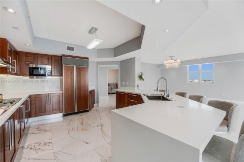 Copropriété à louer à Aventura, Floride: 4 chambres, 328.22 m2 № 2051580 - photo 5