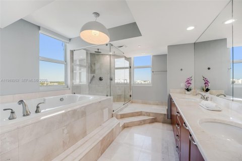 Copropriété à louer à Aventura, Floride: 4 chambres, 328.22 m2 № 2051580 - photo 16