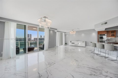 Copropriété à louer à Aventura, Floride: 4 chambres, 328.22 m2 № 2051580 - photo 4