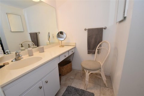 Condo in Sarasota, Florida, 2 bedrooms  № 2138471 - photo 3