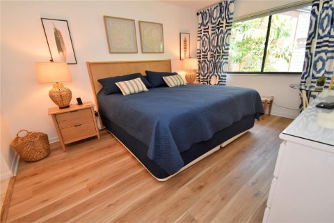 Condo in Sarasota, Florida, 2 bedrooms  № 2138471 - photo 1
