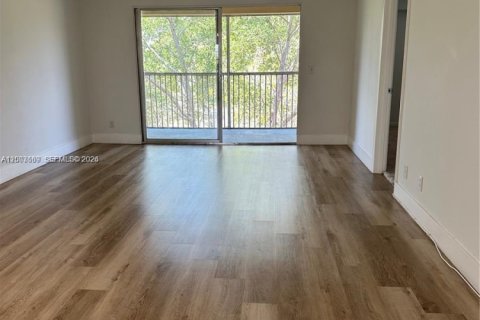 Condominio en venta en Pembroke Pines, Florida, 2 dormitorios, 102.19 m2 № 2073957 - foto 9