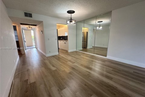 Condominio en venta en Pembroke Pines, Florida, 2 dormitorios, 102.19 m2 № 2073957 - foto 10