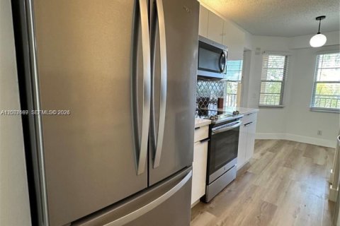 Condominio en venta en Pembroke Pines, Florida, 2 dormitorios, 102.19 m2 № 2073957 - foto 5