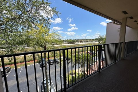 Condominio en venta en Pembroke Pines, Florida, 2 dormitorios, 102.19 m2 № 2073957 - foto 19