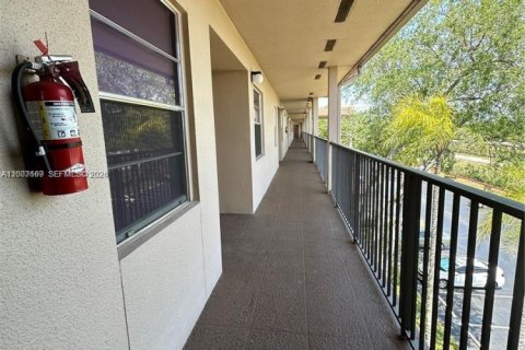 Condominio en venta en Pembroke Pines, Florida, 2 dormitorios, 102.19 m2 № 2073957 - foto 16