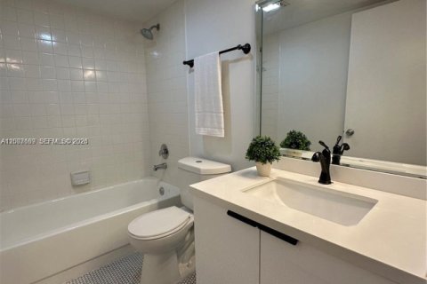 Condominio en venta en Pembroke Pines, Florida, 2 dormitorios, 102.19 m2 № 2073957 - foto 14