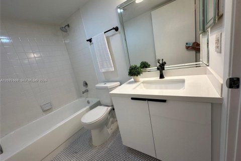 Condominio en venta en Pembroke Pines, Florida, 2 dormitorios, 102.19 m2 № 2073957 - foto 13