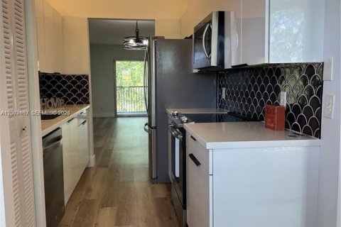 Condominio en venta en Pembroke Pines, Florida, 2 dormitorios, 102.19 m2 № 2073957 - foto 3