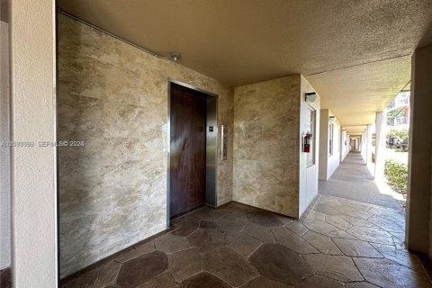 Condominio en venta en Pembroke Pines, Florida, 2 dormitorios, 102.19 m2 № 2073957 - foto 17