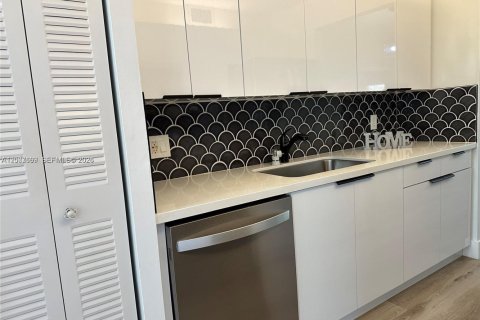 Condominio en venta en Pembroke Pines, Florida, 2 dormitorios, 102.19 m2 № 2073957 - foto 4