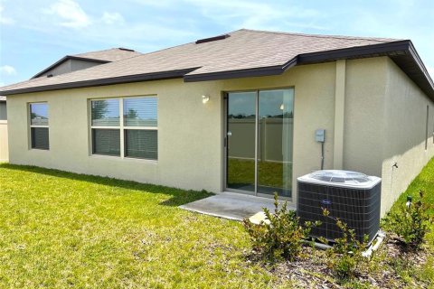 Villa ou maison à louer à Lakeland, Floride: 4 chambres, 181.9 m2 № 1816014 - photo 17