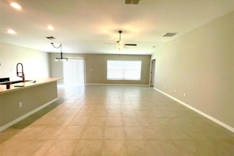 Villa ou maison à louer à Lakeland, Floride: 4 chambres, 181.9 m2 № 1816014 - photo 5