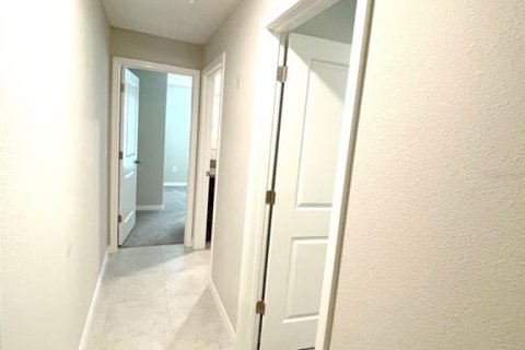 Villa ou maison à louer à Lakeland, Floride: 4 chambres, 181.9 m2 № 1816014 - photo 9