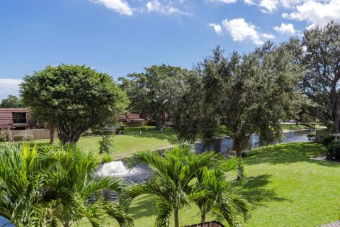 Townhouse in Palm Beach Gardens, Florida 3 bedrooms, 148.27 sq.m. № 663011 - photo 1