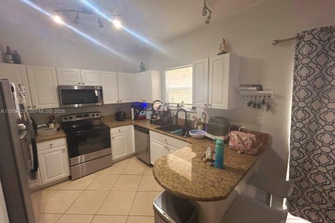 Touwnhouse à vendre à Cutler Bay, Floride: 3 chambres, 141.77 m2 № 2009604 - photo 6