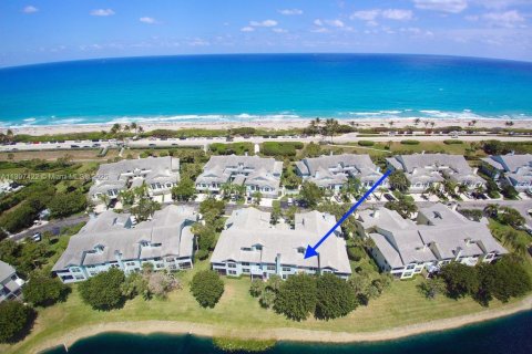 Condominio en Jupiter, Florida, 2 dormitorios  № 2054232