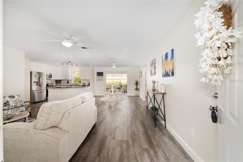 Casa en venta en The Villages, Florida, 2 dormitorios, 128.48 m2 № 1918106 - foto 7