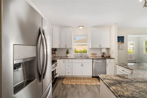 Casa en venta en The Villages, Florida, 2 dormitorios, 128.48 m2 № 1918106 - foto 18