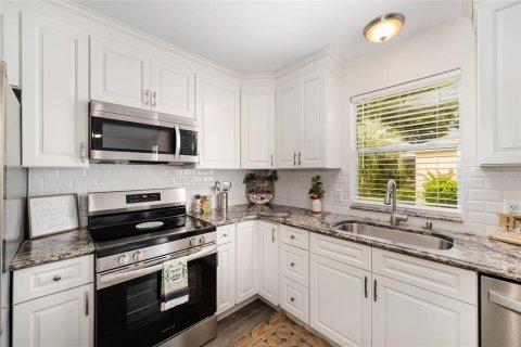 Casa en venta en The Villages, Florida, 2 dormitorios, 128.48 m2 № 1918106 - foto 17