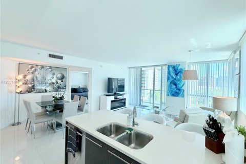 Condo in Miami, Florida, 2 bedrooms № 2073217 - photo 5