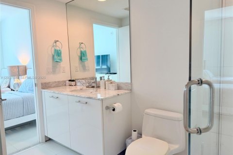 Condo in Miami, Florida, 2 bedrooms № 2073217 - photo 15