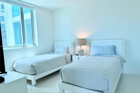 Condo in Miami, Florida, 2 bedrooms № 2073217 - photo 11