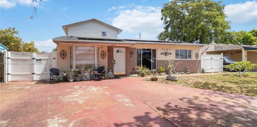 Villa ou maison à Hollywood, Floride 4 chambres, 166.67 m2 № 1939697