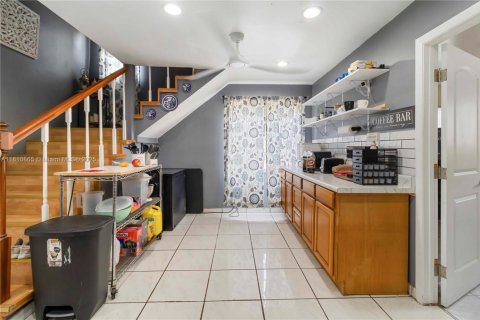 Villa ou maison à vendre à Hollywood, Floride: 4 chambres, 166.67 m2 № 1939697 - photo 10