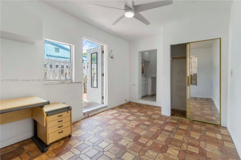 Villa ou maison à vendre à Hollywood, Floride: 4 chambres, 166.67 m2 № 1939697 - photo 22