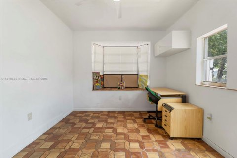 Villa ou maison à vendre à Hollywood, Floride: 4 chambres, 166.67 m2 № 1939697 - photo 23