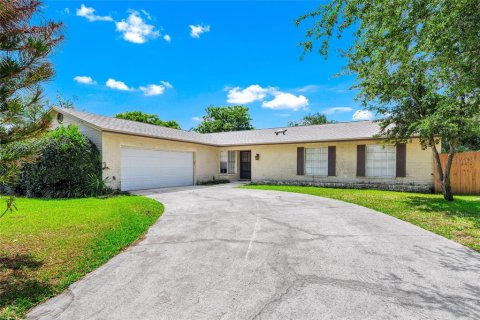 House in Orlando, Florida 4 bedrooms, 169.64 sq.m. № 2107298