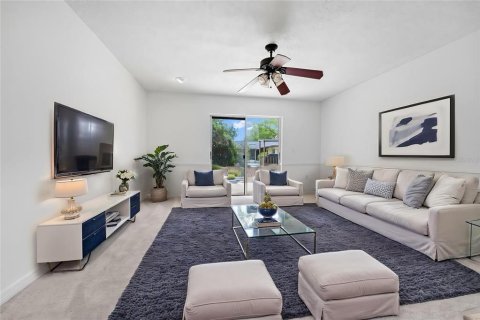 Casa en venta en Orlando, Florida, 4 dormitorios, 169.64 m2 № 2107298 - foto 3