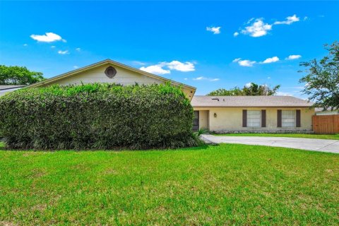 Casa en venta en Orlando, Florida, 4 dormitorios, 169.64 m2 № 2107298 - foto 9