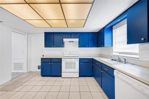 Casa en venta en Orlando, Florida, 4 dormitorios, 169.64 m2 № 2107298 - foto 12