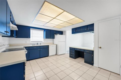 Casa en venta en Orlando, Florida, 4 dormitorios, 169.64 m2 № 2107298 - foto 10
