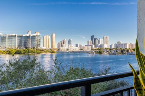Condominio en alquiler en Aventura, Florida, 2 dormitorios, 95.13 m2 № 2062083 - foto 6
