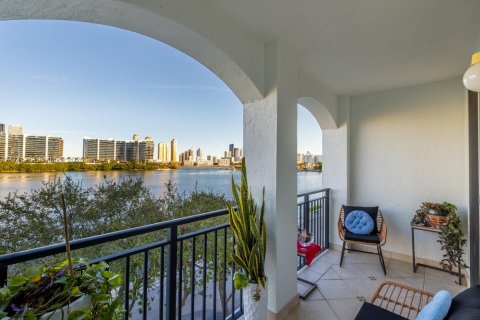 Condominio en alquiler en Aventura, Florida, 2 dormitorios, 95.13 m2 № 2062083 - foto 7