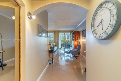 Condominio en alquiler en Aventura, Florida, 2 dormitorios, 95.13 m2 № 2062083 - foto 16