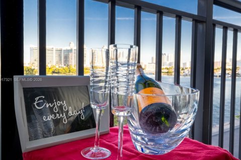 Condominio en Aventura, Florida, 2 dormitorios  № 2062083