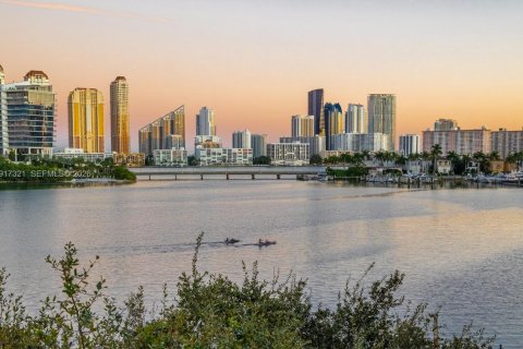 Condominio en alquiler en Aventura, Florida, 2 dormitorios, 95.13 m2 № 2062083 - foto 10