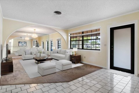 House in Miami, Florida 3 bedrooms, 181.62 sq.m. № 1818629 - photo 6