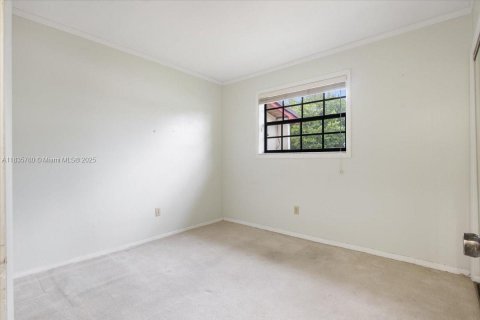 House in Miami, Florida 3 bedrooms, 181.62 sq.m. № 1818629 - photo 14