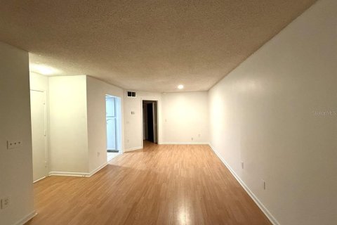 Condominio en alquiler en Orlando, Florida, 1 dormitorio, 59.64 m2 № 2103780 - foto 3