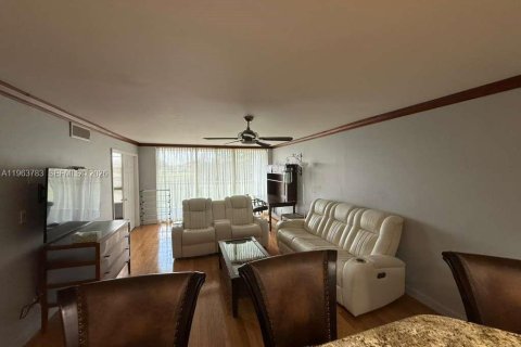 Снять в аренду кондоминиум в Помпано-Бич, Флорида 2 спальни, 102.19м2, № 2025209 - фото 6