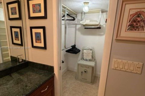 Снять в аренду кондоминиум в Помпано-Бич, Флорида 2 спальни, 102.19м2, № 2025209 - фото 16