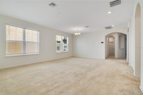 House in Winter Garden, Florida 4 bedrooms, 281.22 sq.m. № 1909693 - photo 4