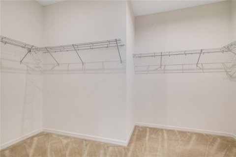 House in Winter Garden, Florida 4 bedrooms, 281.22 sq.m. № 1909693 - photo 17